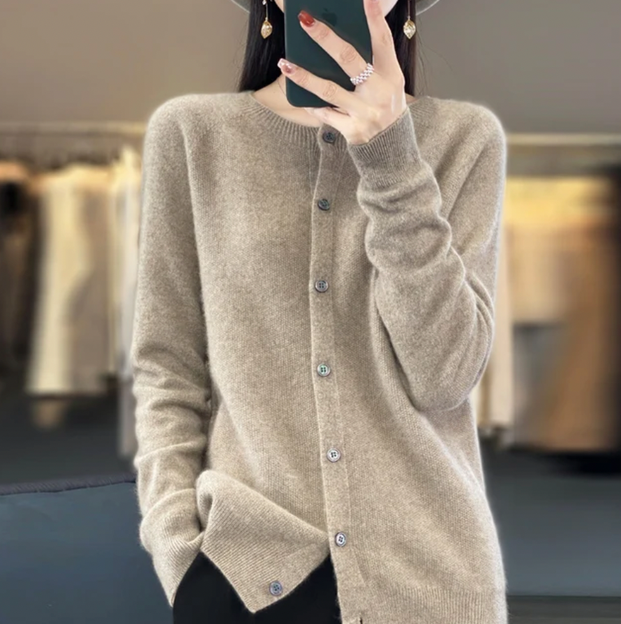 CLARA | CÁRDIGAN ELEGANTE CON BOTONES